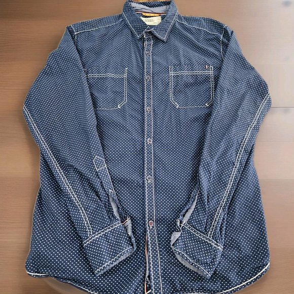 Free Planet Shirt Mens Large Button Up Long Sleeves Pockets - Picture 1 of 9